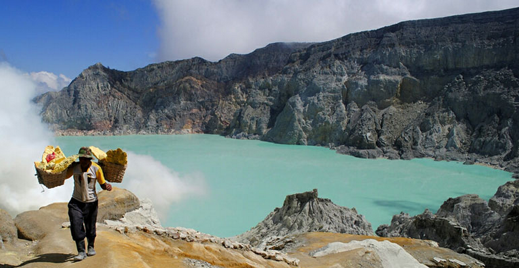 Ijen-Crater_01