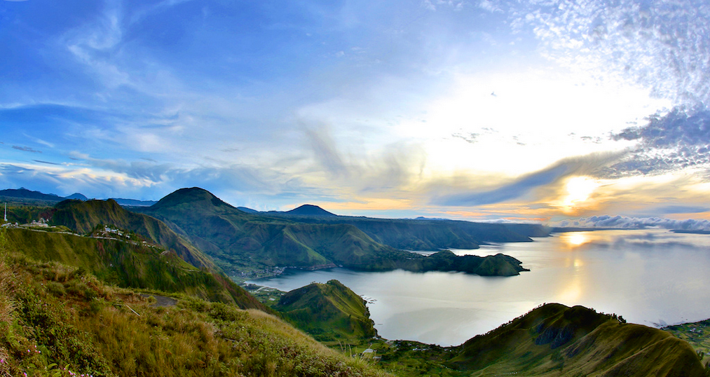 The-Incredible-Lake-Toba_01